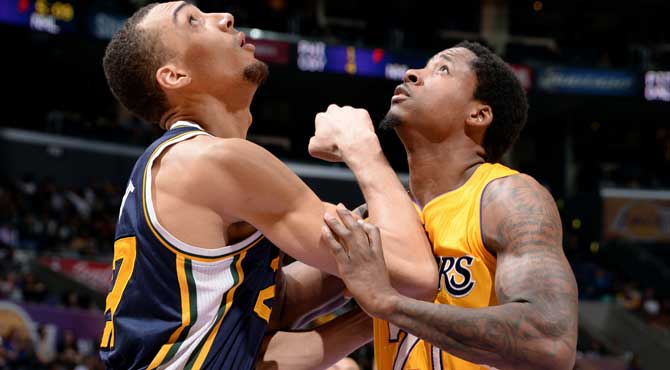 Hundimiento sin fin de los Lakers: 50 derrotas por segunda campaa seguida y quinta vez en 67 aos