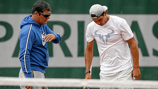 Toni y Rafa Nadal en un entrenamiento en Pars el ao pasado. Foto: Reuters