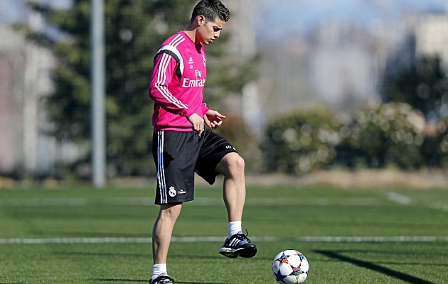 James en un entrenamiento del Real Madrid. Foto: REALMADRID.COM