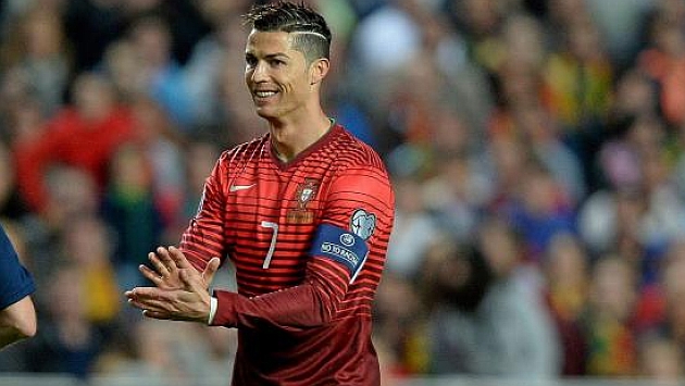Cristiano Ronaldo Changes his Hairstyle at Halftime; Prima Donna Reputation  Solidified - Barca Blaugranes
