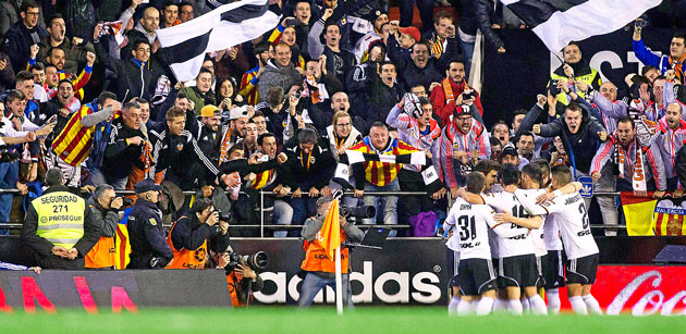 Los jugadores del Valencia celebran un gol en Mestalla / Foto: Miguel . Polo. MARCA