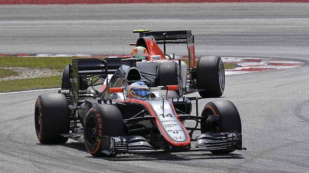 Fernando Alonso en el inicio del Gran Premio de Malasia. / RV RACING PRESS