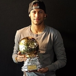 Neymar recibe el premio 'Samba de Oro'