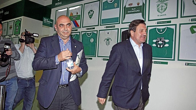 Antonio Rocamora y Jos Sepulcre, presidente del Elche / FOTO: MANUEL LORENZO (MARCA)