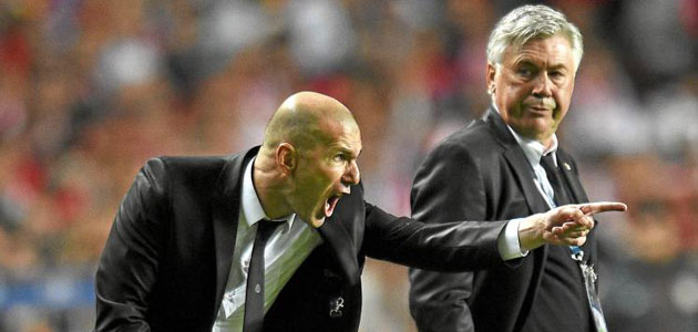Zidane y Ancelotti, durante un partido de la pasada temporada. FOTO: GETTY