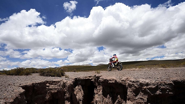 Joan Barreda piltonado por Chile en el Dakar 2015. Foto: AFP