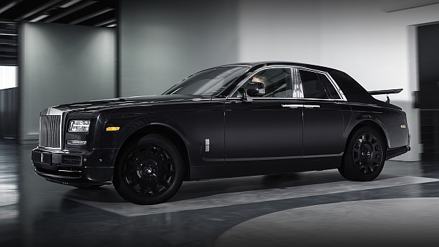Rolls-Royce 'esconde' su SUV bajo un cuerpo deportivo