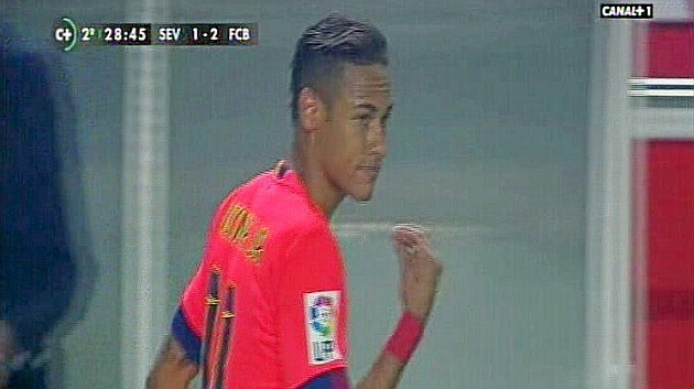Neymar se equivoca en pleno apretn liguero