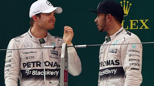 Rosberg dice que volvera a criticar a Hamilton y Vettel lo defiende