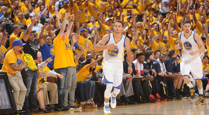 Stephen Curry se convierte en el autntico 'Rey' de la NBA y se corona como MVP de la temporada