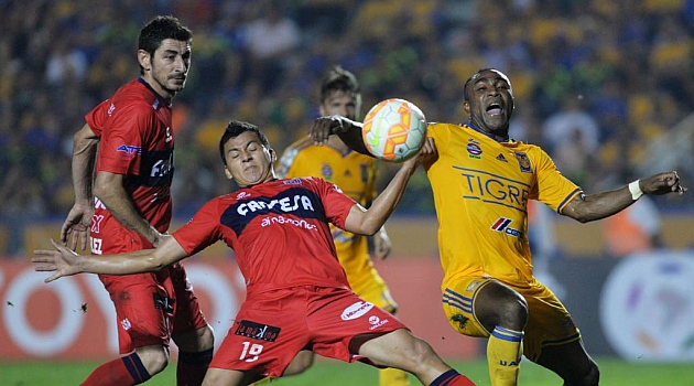 Tigres sufre pero avanza a cuartos de Libertadores