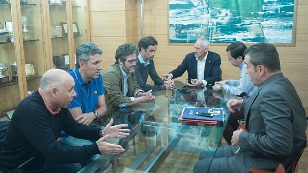 Reunin del Consejo con Manuel Higuera y Vctor Diego a la izquierda / Web del Real Racing Club