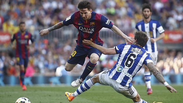Messi salta por encima de Iigo. Foto: Francesc Adelantado