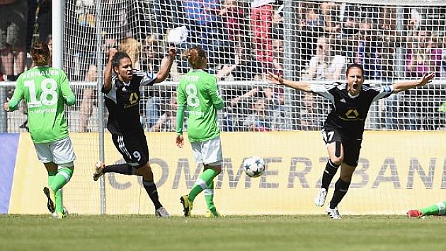 Vero Boquete celebra un gol ante el Wolfsburgo / FBL