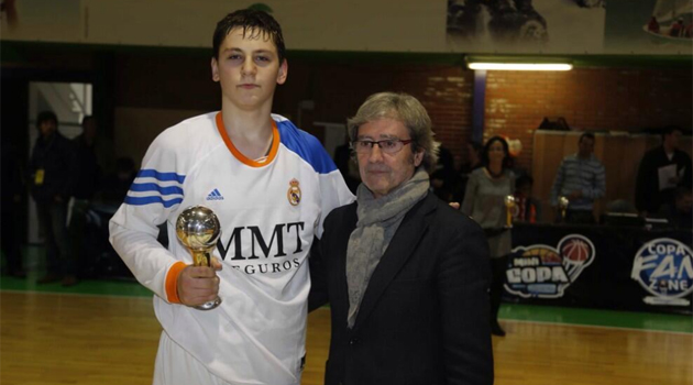 El Real Madrid sigue apuntalando su futuro con Tomas Balciunas, MVP de la Minicopa en 2014
