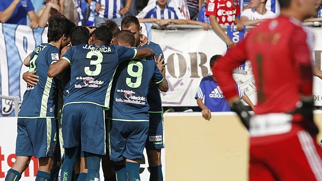 Los jugadores del Valladolid celebran un gol al Recreativo / J. P. Yaez (Marca)