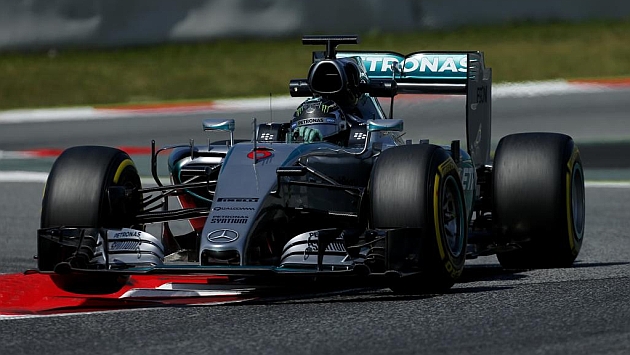 Rosberg y Mercedes siguen en otro mundo