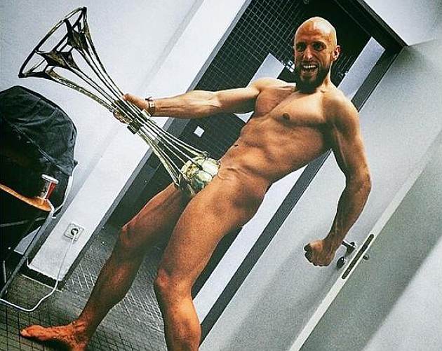 El jugador ruso del Fchse Berln Igropulo celebra el ttulo. Foto: Instagram Igrok35official