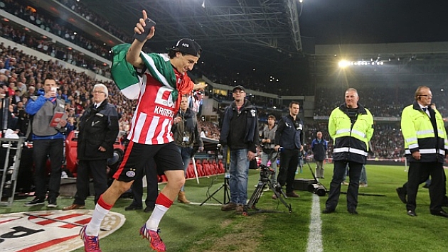 Guardado, celebrando el ttulo de Liga con el PSV. / Getty Images