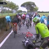 Contador lleg a la meta con la bici de Tosatto
