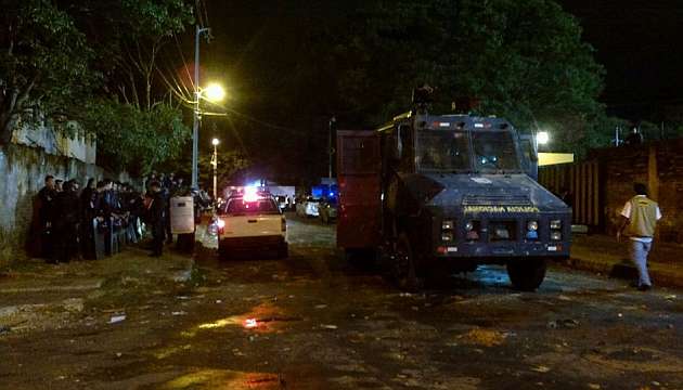 Al menos tres heridos en los disturbios previos al Guaran-Olimpia