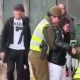 Alexis salva de la Polica a una de sus fans