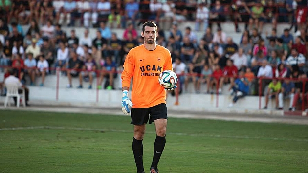 Miguel Escalona, durante un partido con el club murciano. Foto: ucamcf.es