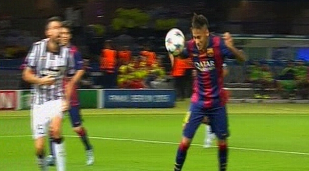Cakir acert al anular el gol de Neymar