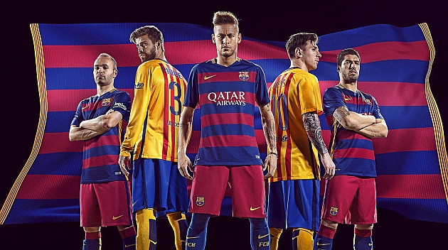 Los jugadores del Barcelona, luciendo las camisetas del Barcelona con la publicidad de Qatar Airways / Foto: FC BARCELONA