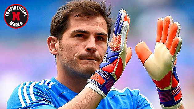 Iker Casillas saluda al pblico del Bernabu