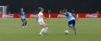 La brasilea Marta dibuja una ruleta a lo Zidane ante Espaa