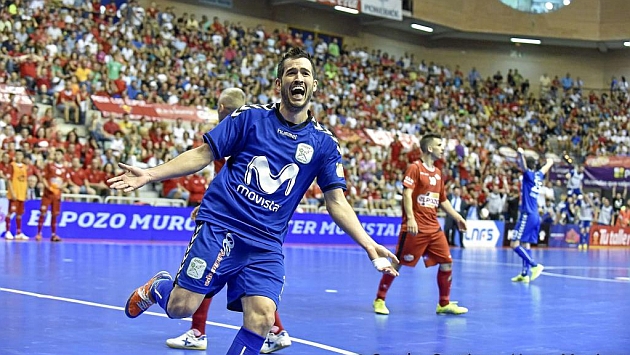 Rafael celebra el gol que marc el sbado en el Palacio de los Deportes de Murcia. Foto: Sandra Santiago