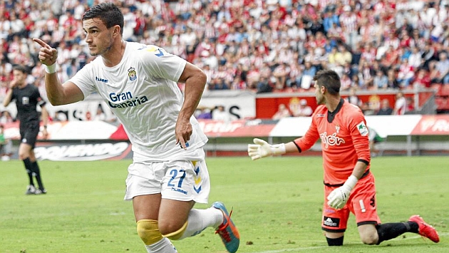 Asdrbal celebra su tanto, en el Sporting-Las Palmas de 'playoffs' de 2014.