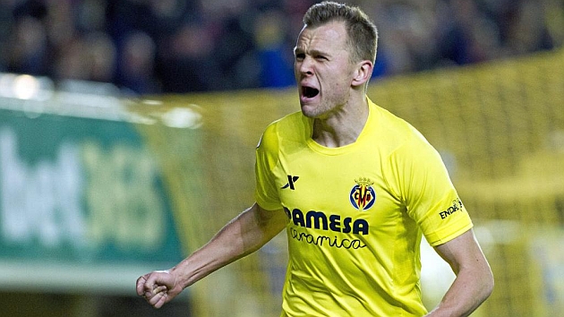 Cheryshev celebra un gol con el Villarreal / FOTO: CARME RIPOLLES
