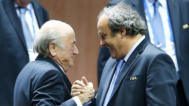 Michel Platini, presidente de la UEFA y Sepp Blatter, presidente de la FIFA.
