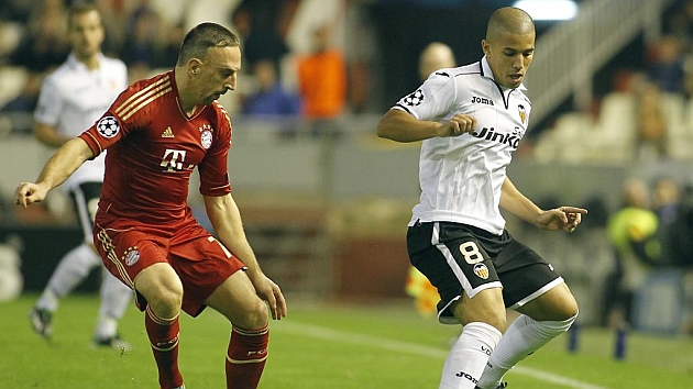 Feghouli y Ribery en un partido de Liga de Campeones en la temporada 2012/2013.