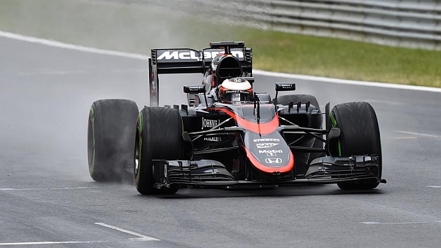 McLaren supera las 70 vueltas con el coche de Button