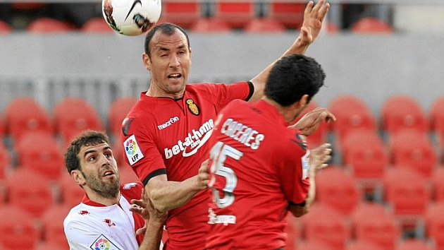 Ramis, en su etapa como jugador del Mallorca ante el rayista Trashorras