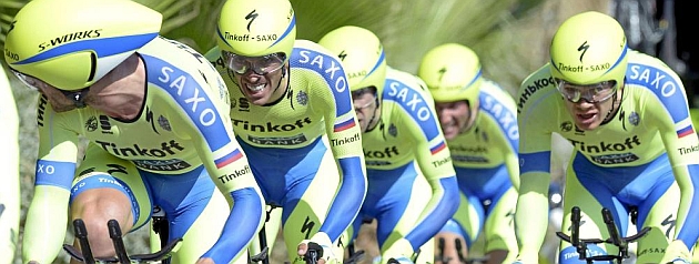 Contador y sus compaeros en la crono por equipos del Giro del Italia. / Afp