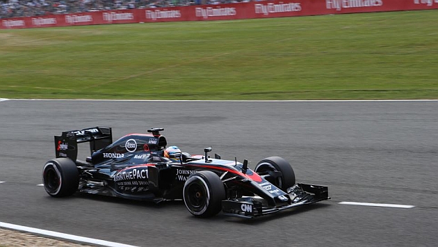 Alonso conserva su posicin con reprimenda a McLaren