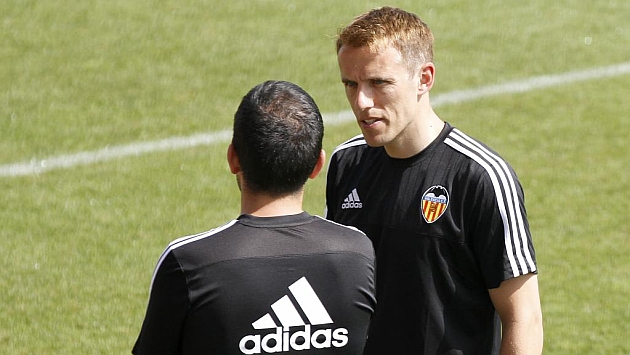 Phil Neville durante la sesin de entrenamiento del Valencia.