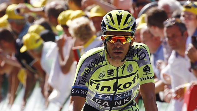 Contador entrando en la meta de Huy