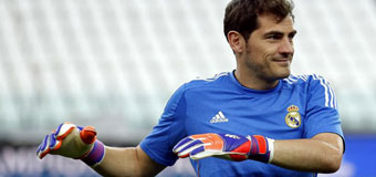 Iker Casillas firma dos aos con el Oporto