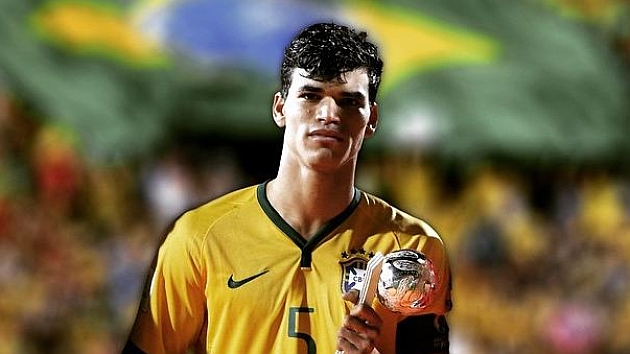 Danilo Barbosa recibe el Baln de Plata en el pasado Mundial sub-20