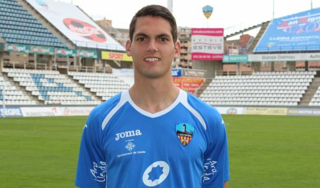Juan Antonio Garca Osado posa con la camiseta del Lleida en una imagen de archivo