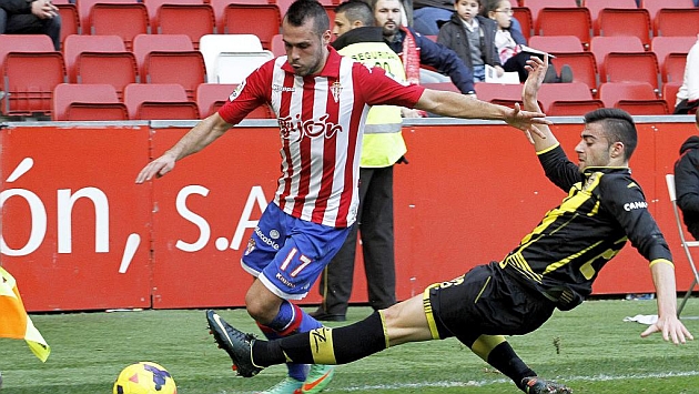 Santi Jara, en un partido con el Sporting ante el Zaragoza en El Molinn