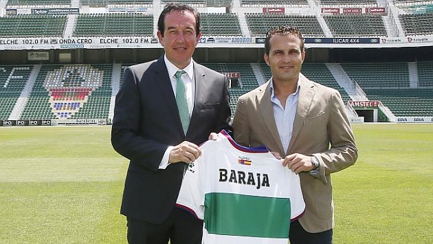 Juan Anguix con el nuevo entrenador, Ruben Baraja.
