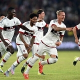 El Milan bate al Inter en el derbi ms lejano