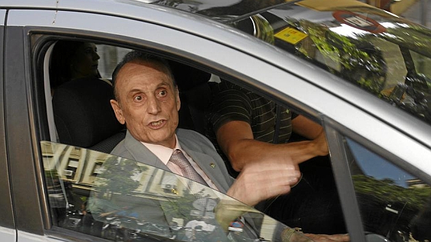 Lopera sale en coche de los Juzgados de Sevilla. RAMN NAVARRO