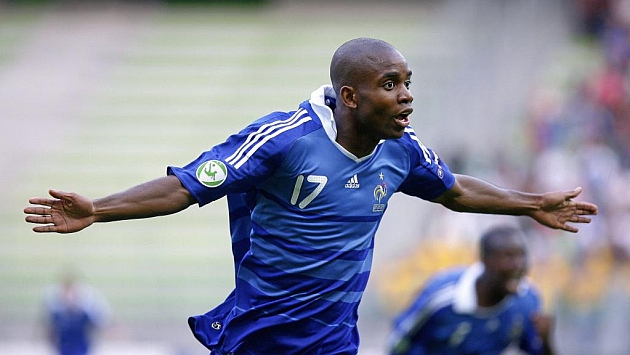 Bakambu celebra un gol en el Francia-Croacia del reciente Europeo Sub-19
